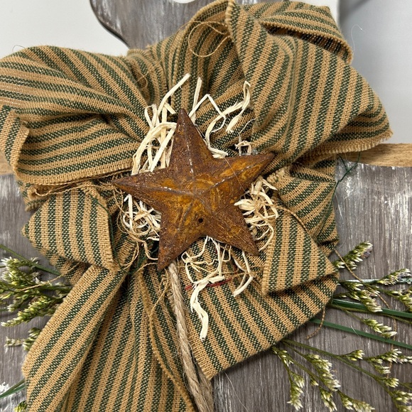 Rustic Farmhouse Wall Decor with Cow Cutout and Bow - Picture 7 of 9